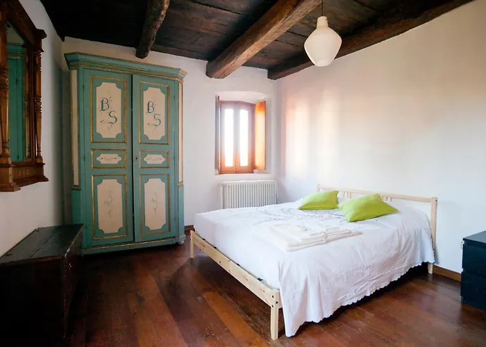 Cà Delle Glicini Casa vacanze Paruzzaro